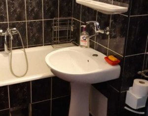Appartement 4 chambres à vendre dans Cluj-napoca, zone Manastur