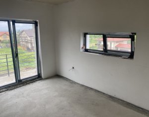 Maison 4 chambres à vendre dans Chinteni