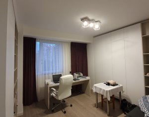Appartement 3 chambres à vendre dans Cluj-napoca, zone Sopor