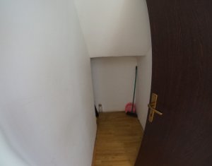 Ház 4 szobák eladó on Cluj-napoca, Zóna Manastur