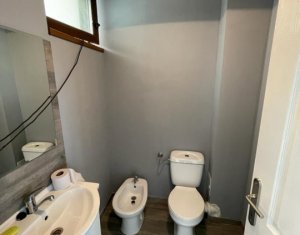 Maison 4 chambres à vendre dans Floresti, zone Centru