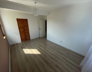 Maison 4 chambres à vendre dans Floresti, zone Centru