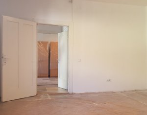 Birou 2 incaperi 45mp la curte, zona Politia Judeteana, str Traian