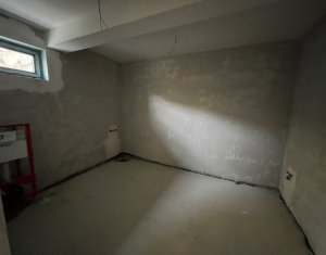 Maison 6 chambres à vendre dans Floresti