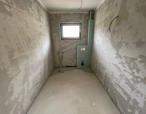 Maison 6 chambres à vendre dans Floresti