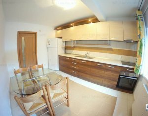 Appartement 3 chambres à louer dans Cluj-napoca, zone Centru