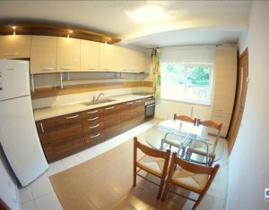 Appartement 3 chambres à louer dans Cluj-napoca, zone Centru