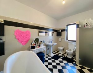 Maison 4 chambres à vendre dans Cluj-napoca, zone Andrei Muresanu