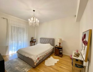 Maison 4 chambres à vendre dans Cluj-napoca, zone Andrei Muresanu