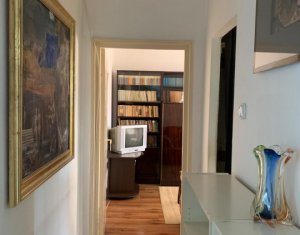 Appartement 3 chambres à vendre dans Cluj-napoca, zone Manastur