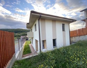 Maison 4 chambres à vendre dans Popesti, zone Centru