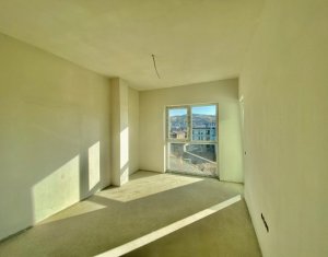 Lakás 3 szobák eladó on Floresti