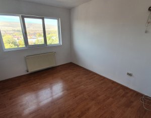 Lakás 2 szobák eladó on Floresti