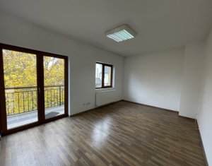 Ház 8 szobák kiadó on Cluj-napoca, Zóna Andrei Muresanu