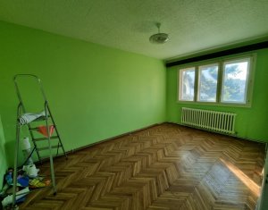 Lakás 4 szobák eladó on Cluj-napoca, Zóna Manastur