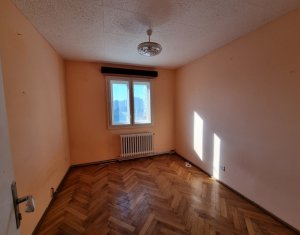 Lakás 4 szobák eladó on Cluj-napoca, Zóna Manastur