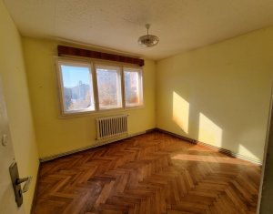 Lakás 4 szobák eladó on Cluj-napoca, Zóna Manastur