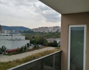 Lakás 3 szobák eladó on Floresti