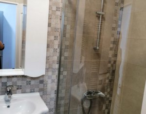 Lakás 3 szobák eladó on Floresti