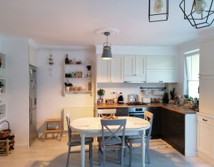 Lakás 3 szobák eladó on Floresti