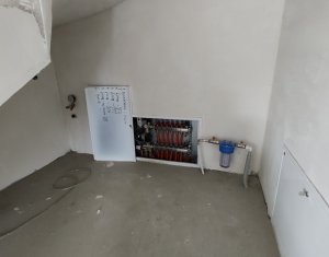 Ház 4 szobák eladó on Chinteni