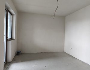 Ház 4 szobák eladó on Chinteni