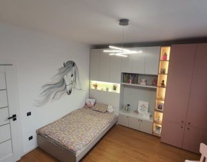 Ház 4 szobák eladó on Chinteni