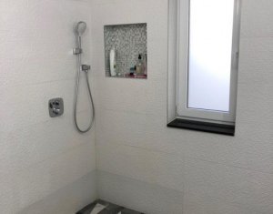 Lakás 3 szobák eladó on Floresti