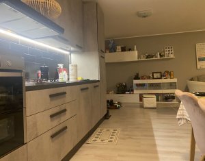 Lakás 3 szobák eladó on Floresti