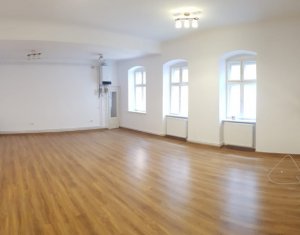 Bureau à louer, 55m2 dans Cluj-napoca, zone Centru
