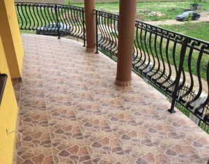 Maison 5 chambres à louer dans Floresti