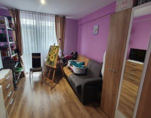 Lakás 3 szobák eladó on Floresti