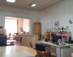 Appartement 3 chambres à vendre dans Cluj-napoca, zone Centru