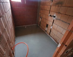 Lakás 3 szobák eladó on Floresti