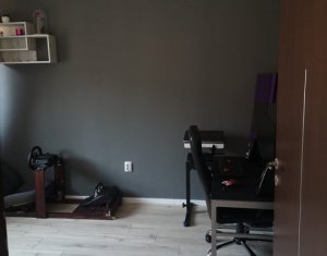 Lakás 3 szobák eladó on Floresti