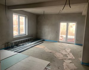 Maison 5 chambres à vendre dans Popesti, zone Centru