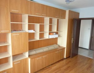 Appartement 4 chambres à vendre dans Cluj-napoca, zone Centru