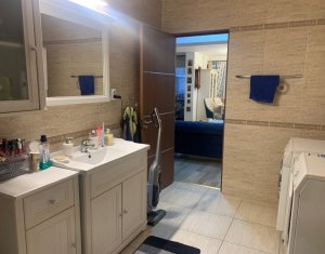 Lakás 4 szobák eladó on Floresti