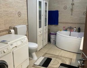 Lakás 4 szobák eladó on Floresti