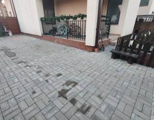 Maison 4 chambres à vendre dans Floresti