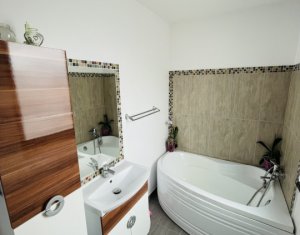 Maison 4 chambres à vendre dans Floresti