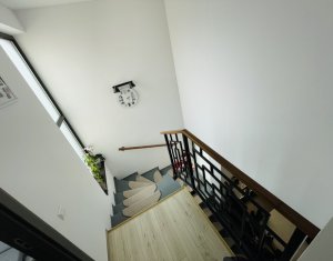 Maison 4 chambres à vendre dans Floresti