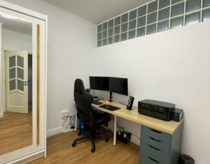 Lakás 3 szobák eladó on Floresti