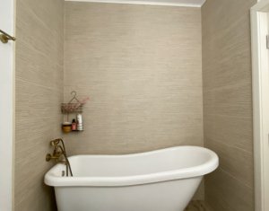 Lakás 3 szobák eladó on Floresti