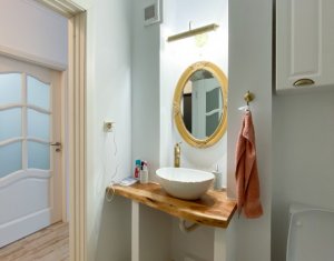 Lakás 3 szobák eladó on Floresti