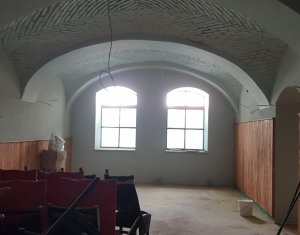 Restaurant 550mp, terasa in curte, zona Sora Shopping- Centru