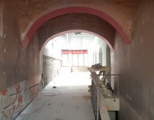 Restaurant 550mp, terasa in curte, zona Sora Shopping- Centru