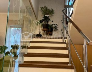 Ház 6 szobák eladó on Sannicoara