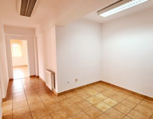 Appartement 3 chambres à vendre dans Cluj-napoca, zone Centru