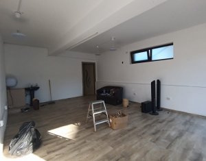 Appartement 4 chambres à vendre dans Cluj-napoca, zone Manastur